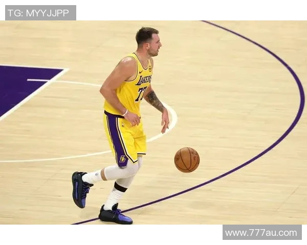 开拓者媒体人：里夫斯状态正佳 等东契奇和老詹回来湖人不容小觑