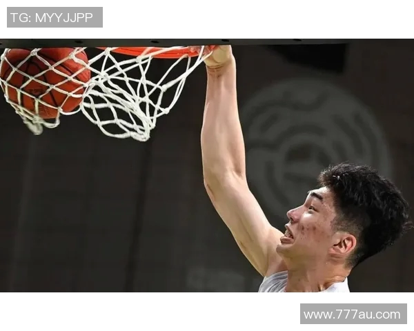 余嘉豪回国首秀：仅得8分8篮板，速率未见改善，西乙历练效果有限！