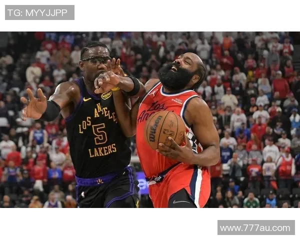 一场抽象的赢球，快船获胜有4招，一人能顶湖人3人，泰伦卢成功了_巴茨_比赛_篮板